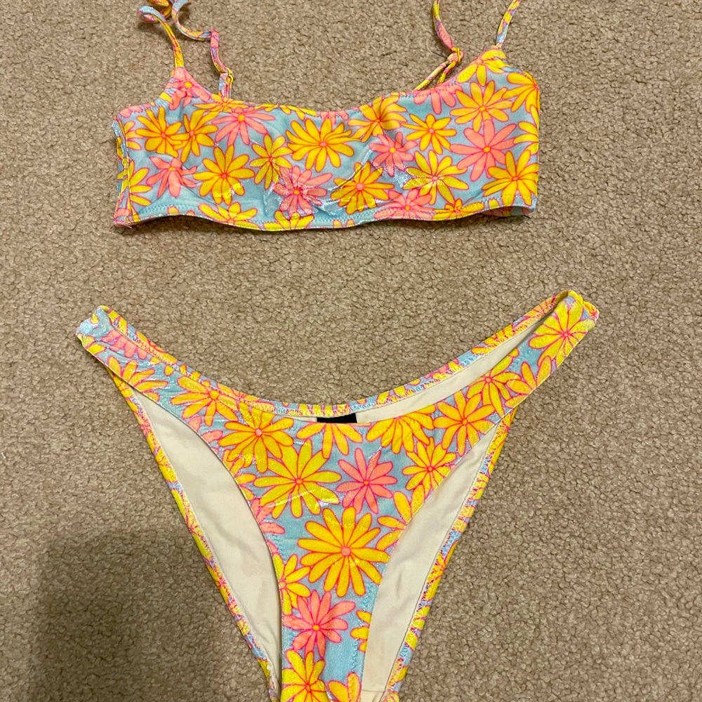 Triangl Swimwear Mica set. Size S